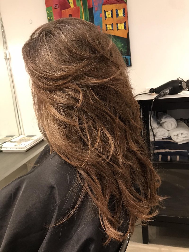 Layered cut with volume and soft layers in brown hair, Copenhagen V
